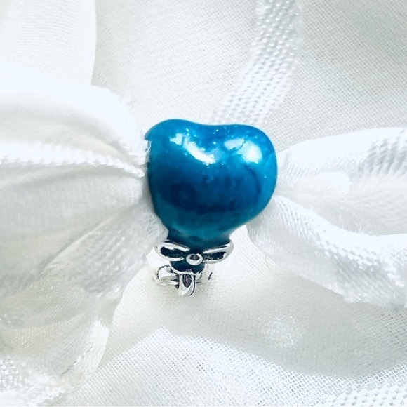 👶 NWOT Baby Boy Charm – Changes Color with Temperature ✨ - Picture 5 of 15